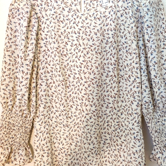 Forever 21 Cream Ditsy Floral Print Ruffle Cuff Split Thigh Midi Dress - Picture 5 of 7